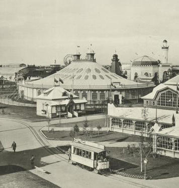 Oval_pavilion_by_Vladimir_Shukhov_in_Nizhny_Novgorod_1896.jpg