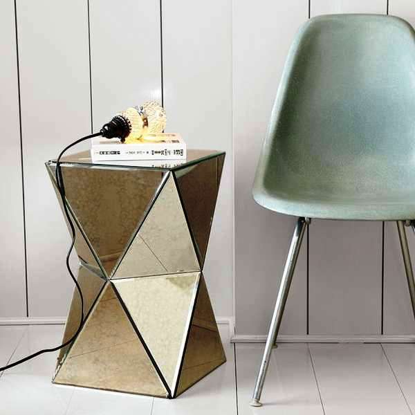 contemporary-side-table.jpeg.pagespeed.ce.ebSVKD-4RR.jpg